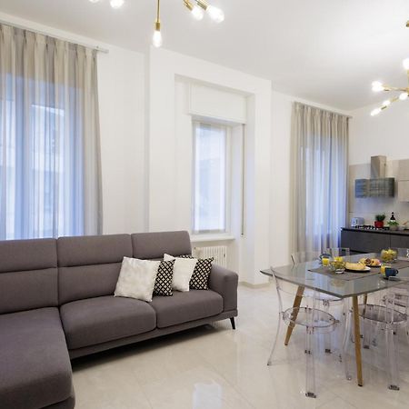 Genoa Lux Apartments With Parking Buitenkant foto